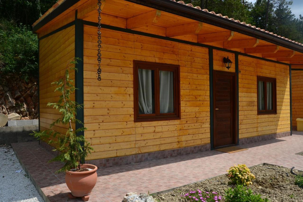 Hotel Pineta Ristorante Country House In Fabriano Campodonico  Rum bild