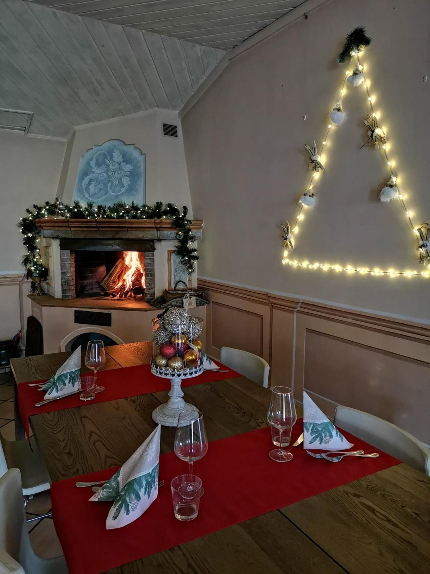 Hotel Pineta Ristorante Country House In Fabriano Campodonico  Exteriör bild