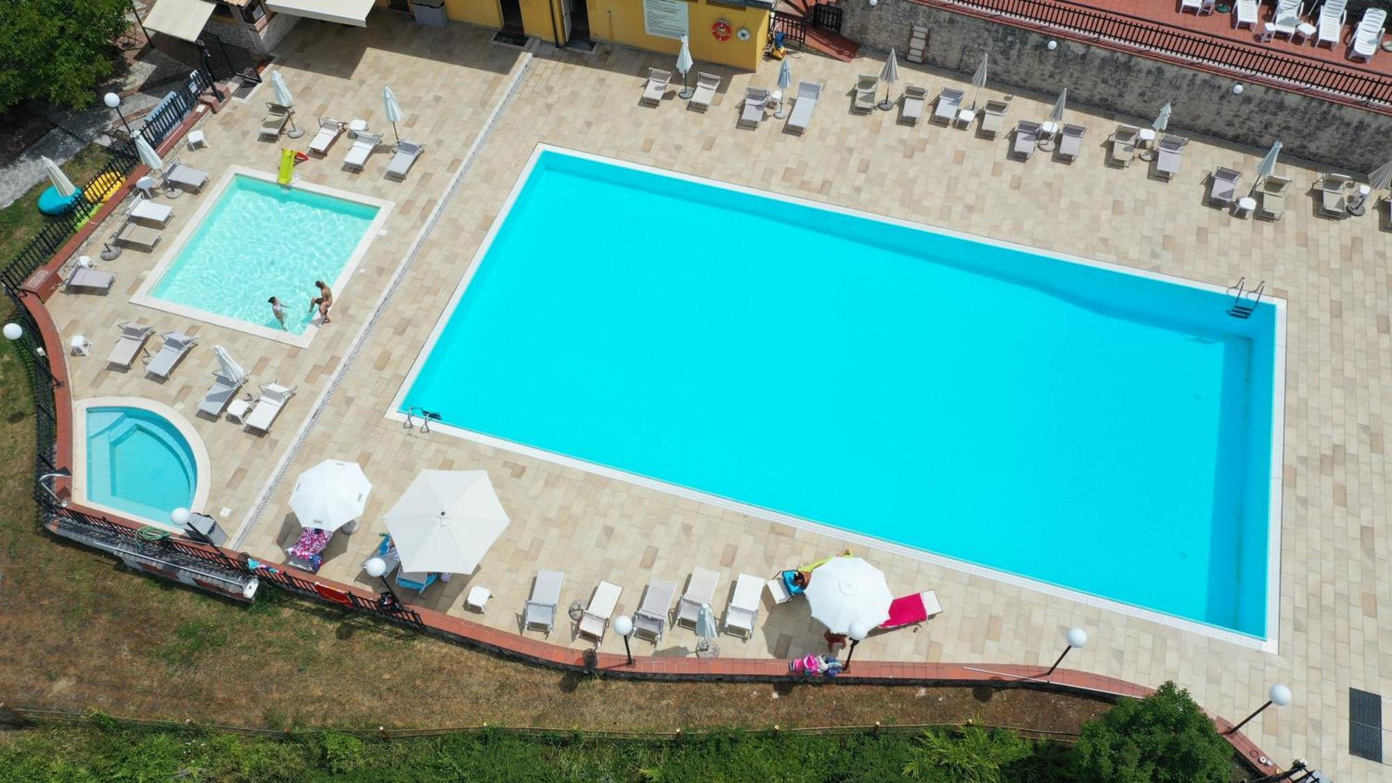 Hotel Pineta Ristorante Country House In Fabriano Campodonico  Exteriör bild
