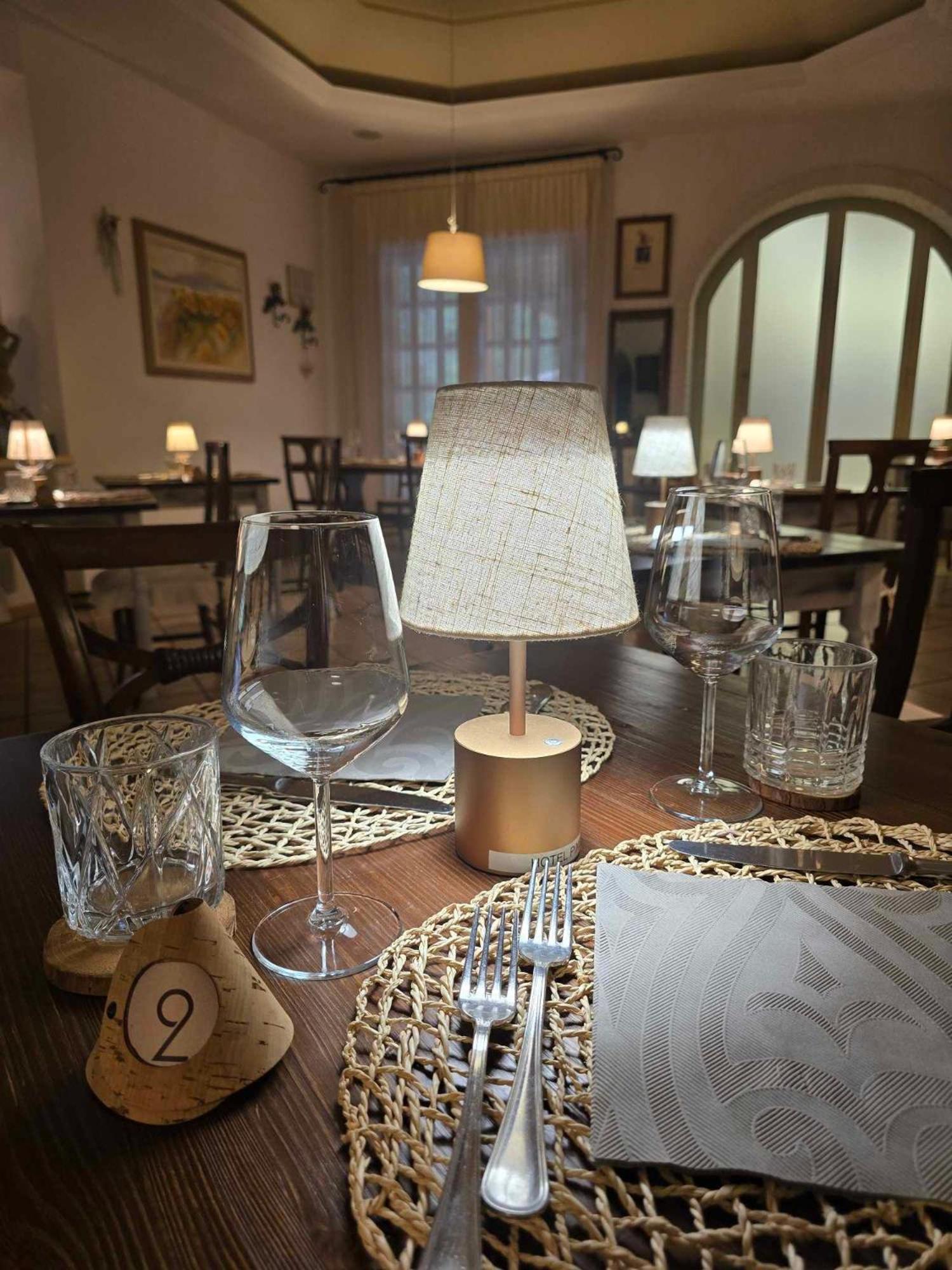 Hotel Pineta Ristorante Country House In Fabriano Campodonico  Exteriör bild