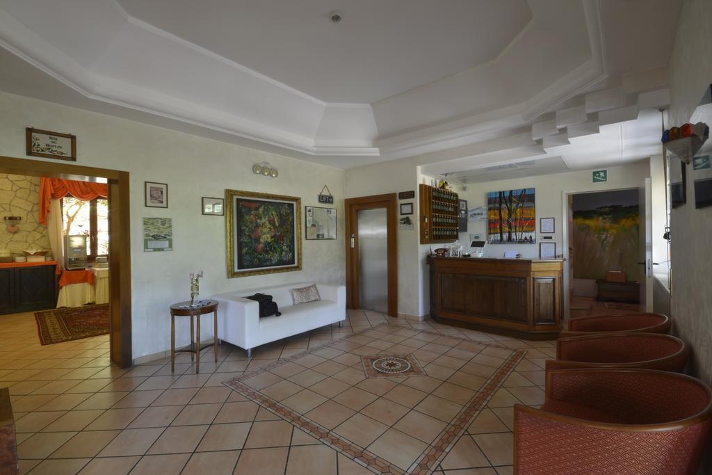 Hotel Pineta Ristorante Country House In Fabriano Campodonico  Exteriör bild